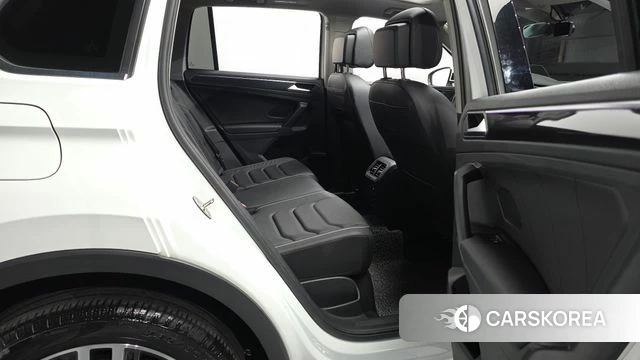 Volkswagen Tiguan second Generation 2021 Белый из Кореи, фото 3