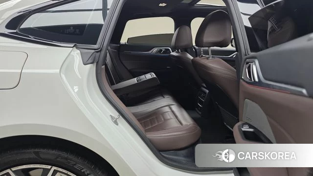 BMW 4 Series (G22) 2024 Белый из Кореи, фото 3