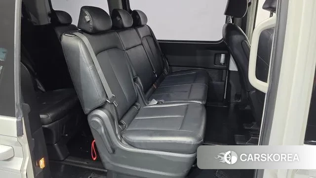 Hyundai Staria 2022 Белый из Кореи, фото 3