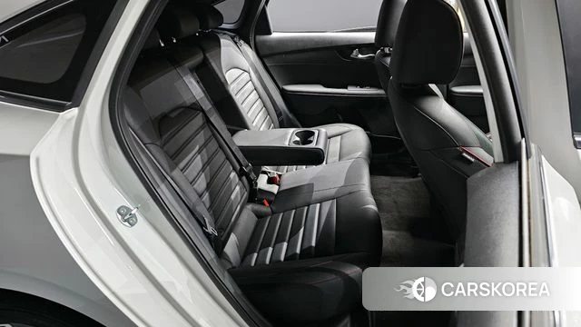 Kia The New K3 2nd generation 2022 Белый из Кореи, фото 3