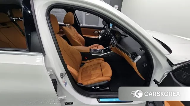 BMW 3 Series (G20) 2023 Белый из Кореи, фото 3