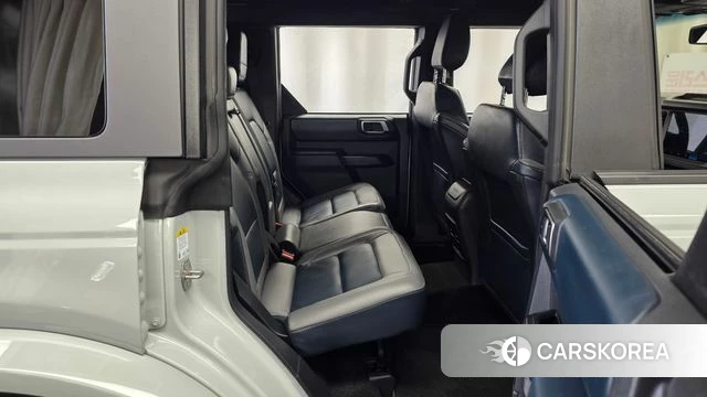 Ford Bronco 6th Generation 2024 Серебристо-серый из Кореи, фото 3