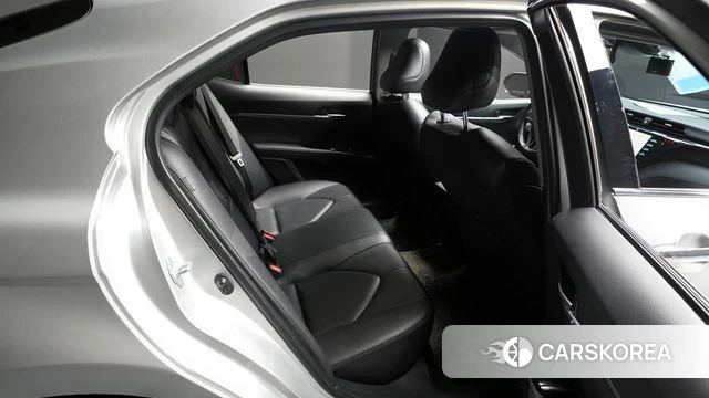 Toyota Camry (XV70) 2019 Серебряный из Кореи, фото 3