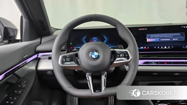 BMW 5 Series (G60) 2025 Черный из Кореи, фото 3