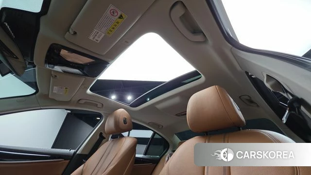 BMW 5 Series (G30) 2020 Белый из Кореи, фото 3