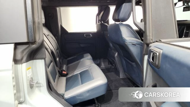 Ford Bronco 6th Generation 2024 Цвет галактики из Кореи, фото 3