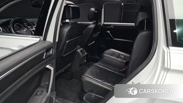 Volkswagen Tiguan second Generation 2019 Белый из Кореи, фото 3