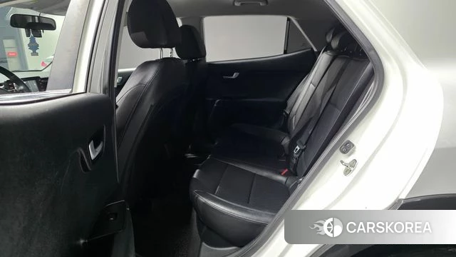 Kia Stonic 2018 Белый из Кореи, фото 3