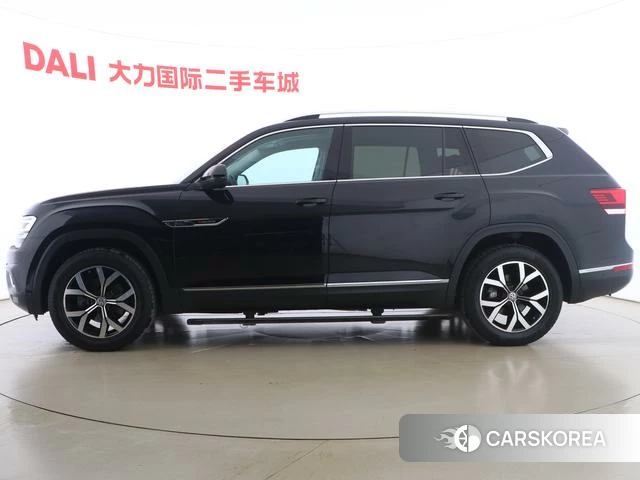 Volkswagen Tourang 2021 Черный из Китая, фото 3