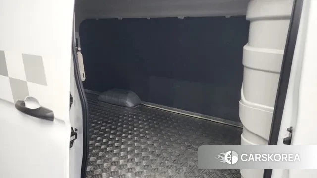 Other imported cars Other 2023 Белый из Кореи, фото 3