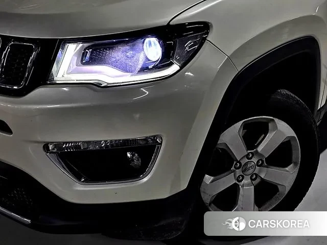 Jeep Compass 2nd Generation 2018 Белый из Кореи, фото 3