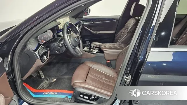 BMW 5 Series (G30) 2022 Черный из Кореи, фото 3