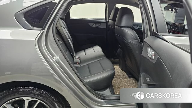 Kia The New K3 2nd generation 2022 Серебристо-серый из Кореи, фото 3