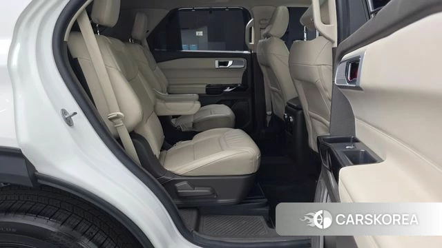 Ford Explorer 6th Generation 2022 Белый из Кореи, фото 3