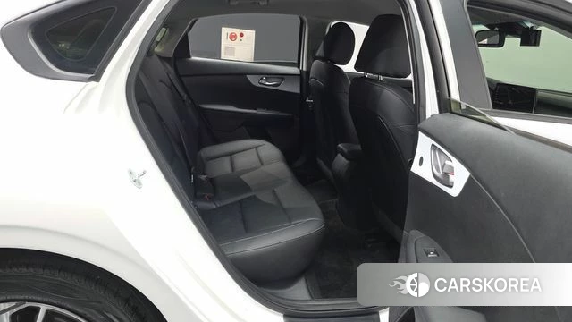 Kia The New K3 2nd generation 2022 Белый из Кореи, фото 3