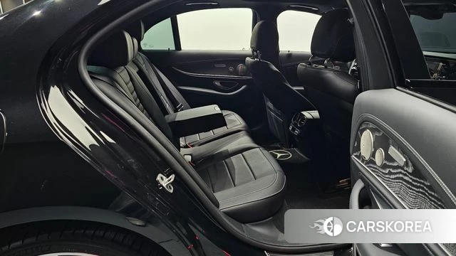 Mercedes-Benz E-Class W213 2023 Черный из Кореи, фото 3