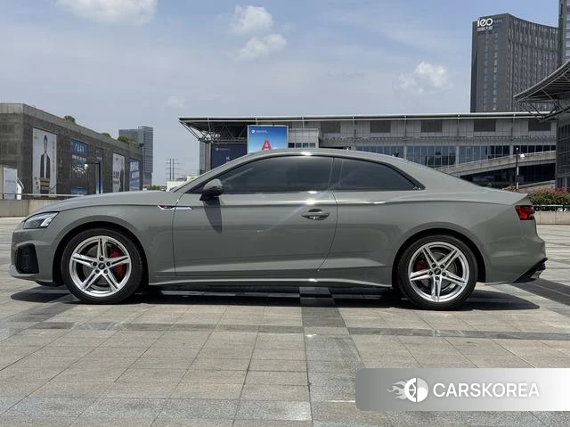 Audi A5 2022 Темно-серый из Китая, фото 3