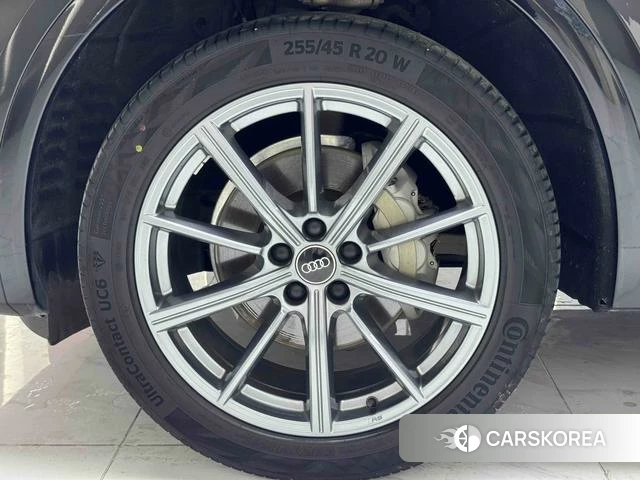 Audi Q5L 2022 Черный из Китая, фото 3