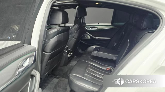 BMW 5 Series (G30) 2019 Белый из Кореи, фото 3