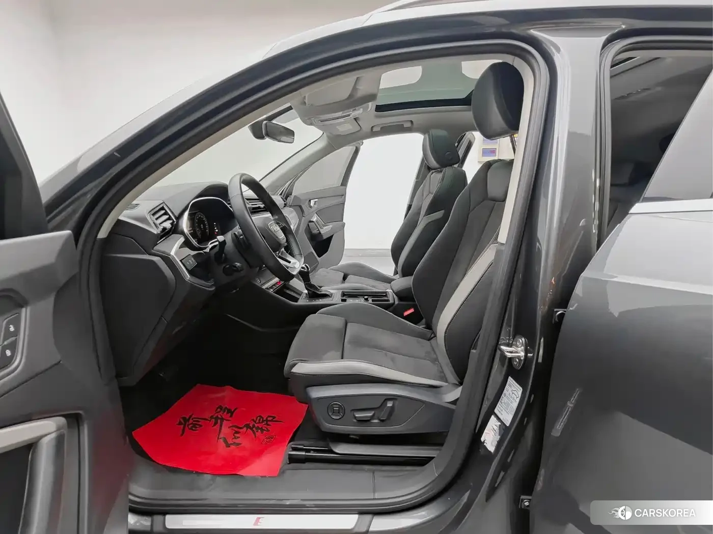 Audi Q3 2023 Silver/gray из Китая, фото 3