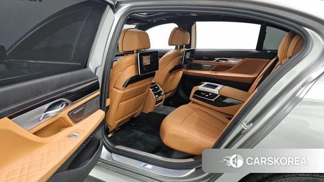 BMW 7 Series (G11) 2021 Серебристо-серый из Кореи, фото 3