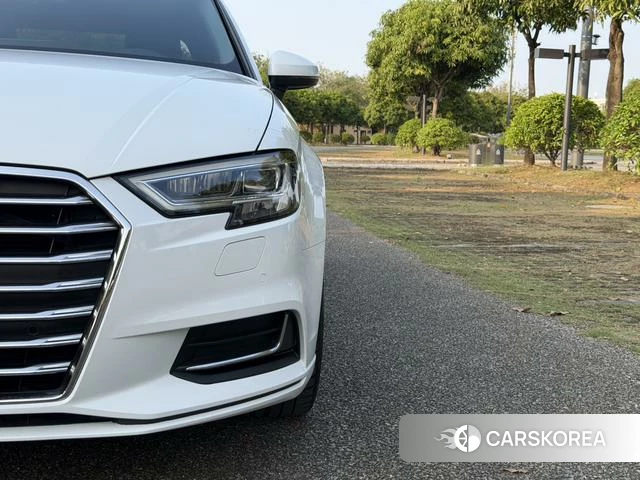 Audi A3 2018 Белый из Китая, фото 3