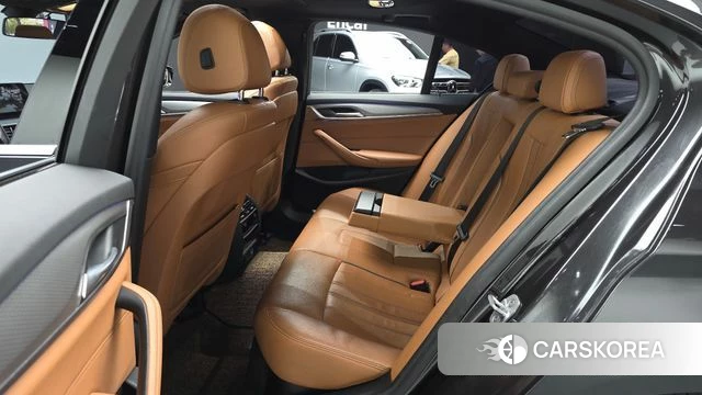 BMW 5 Series (G30) 2018 Серый из Кореи, фото 3