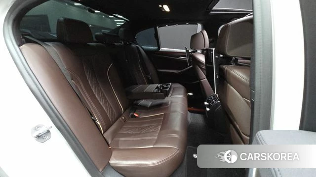 BMW 5 Series (G30) 2020 Белый из Кореи, фото 3