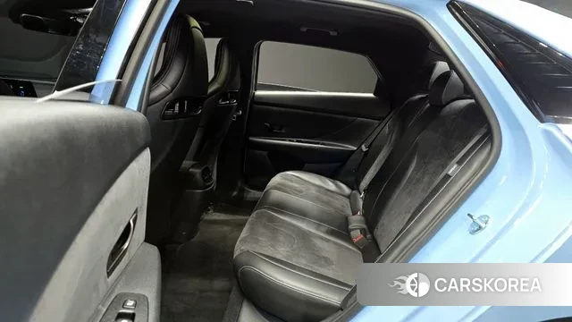 Hyundai The New Avante (CN7) 2025 Светло-серебряный цвет из Кореи, фото 3