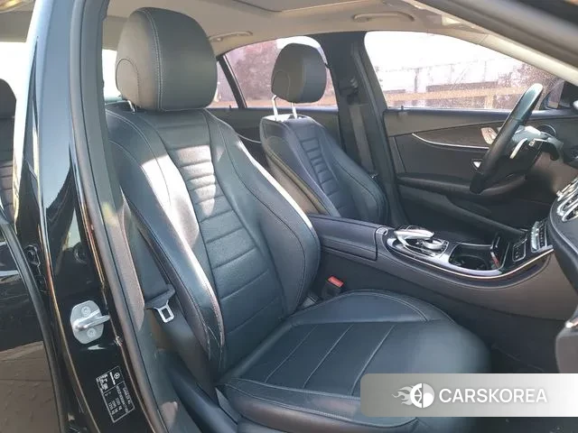 Mercedes-Benz E-Class W213 2018 Черный из Кореи, фото 3