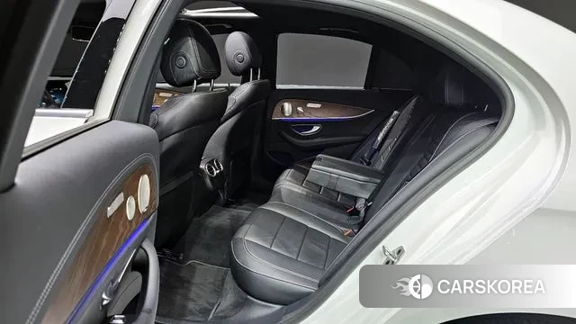 Mercedes-Benz E-Class W213 2022 Белый из Кореи, фото 3