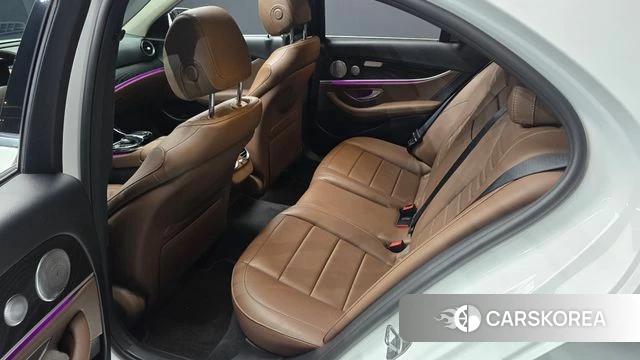Mercedes-Benz E-Class W213 2018 Белый из Кореи, фото 3