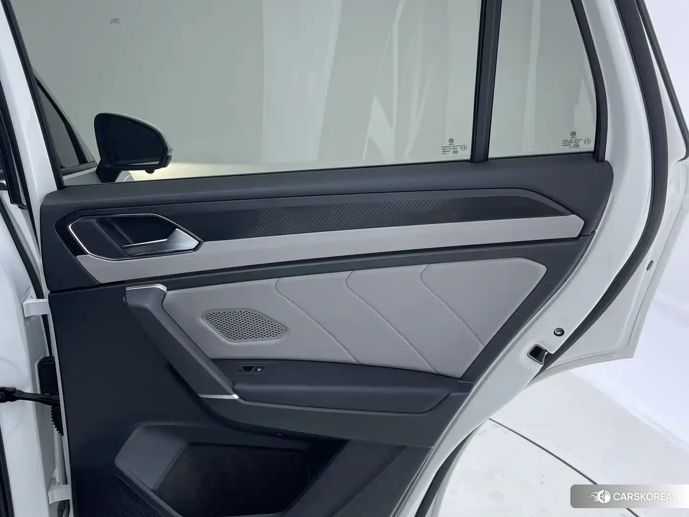 Volkswagen Tayron 2023 Белый из Китая, фото 3