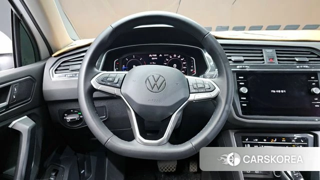 Volkswagen Tiguan second Generation 2022 Белый из Кореи, фото 3