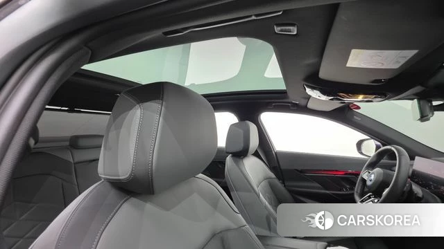 BMW 5 Series (G60) 2025 Синий из Кореи, фото 3