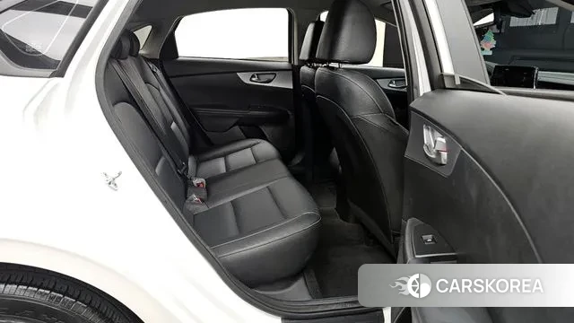 Kia The New K3 2nd generation 2021 Белый из Кореи, фото 3