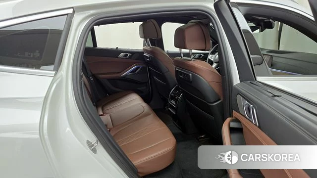 BMW X6 (G06) 2022 Белый из Кореи, фото 3