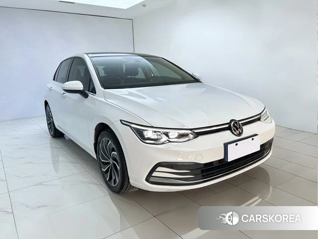 Volkswagen Golf 2023 Белый из Китая, фото 3