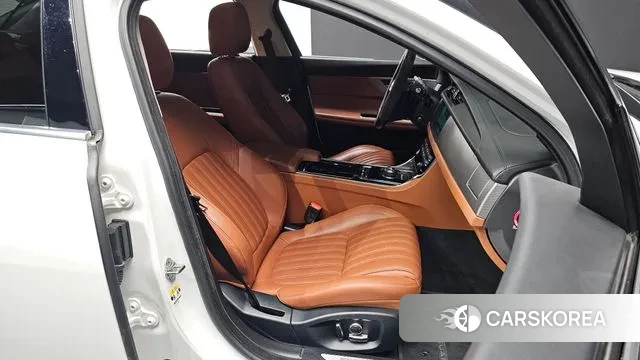 Jaguar XF (X260) 2019 Белый из Кореи, фото 3