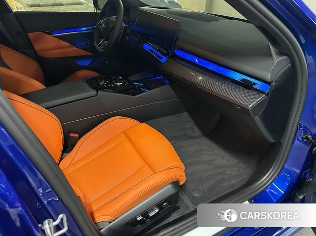 BMW M5 (G90) 2026 Синий из Кореи, фото 3