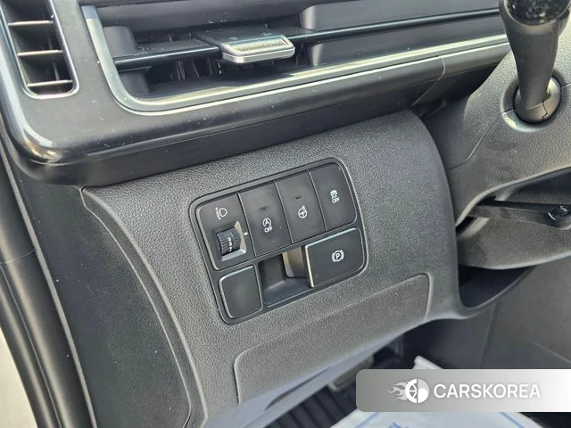 Hyundai Staria 2022 Серебристо-серый из Кореи, фото 3