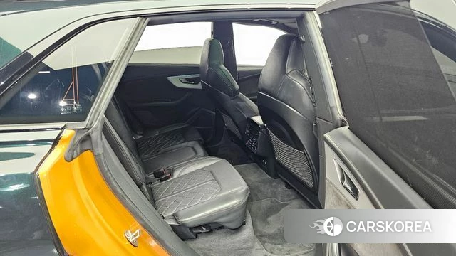 Audi Q8 (4M) 2021 Зеленый из Кореи, фото 3