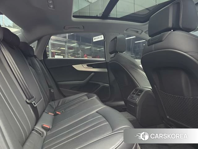 Audi A4L 2023 Белый из Китая, фото 3