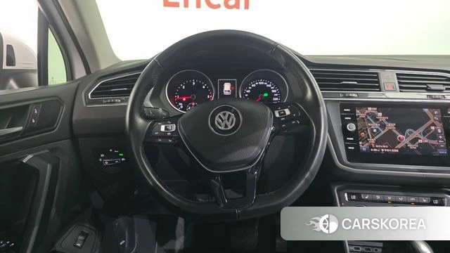 Volkswagen Tiguan second Generation 2020 Белый из Кореи, фото 3