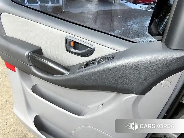 Hyundai The New Grand Starex 2018 Серебристо-серый из Кореи, фото 3