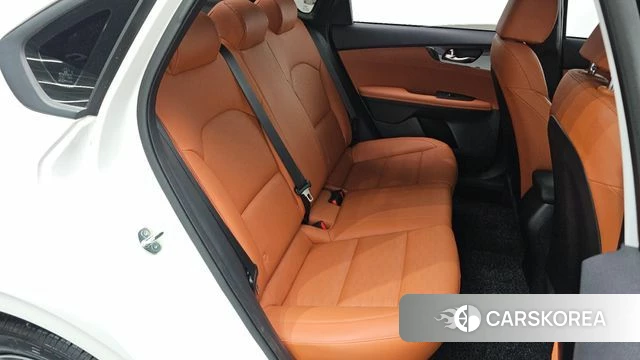 Kia The New K3 2nd generation 2023 Белый из Кореи, фото 3
