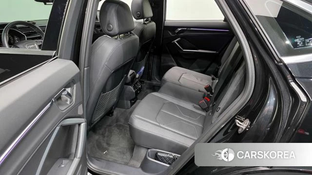 Audi Q3 (F3) 2023 Черный из Кореи, фото 3