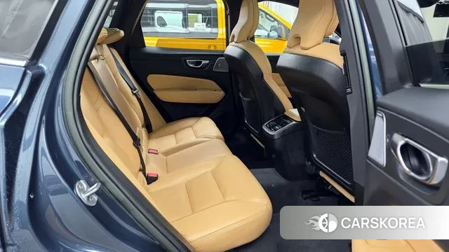 Volvo XC60 second Generation 2022 Синий из Кореи, фото 3