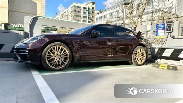 Porsche Panamera (971) 2023 Фиолетовый из Кореи, фото 3