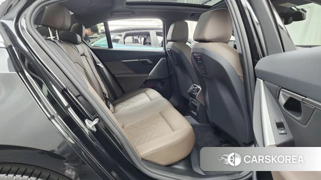 BMW 5 Series (G60) 2025 Черный из Кореи, фото 3